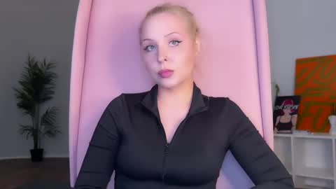 Snapshot of holycatharsis chatting on 02-11-25, 03:08 Goddess Holy Catharsis online show from 02-11-25, 03:08