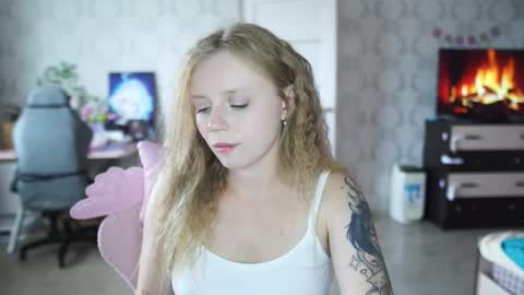 Snapshot of holydumplings chatting on 10-13-25, 09:31 Taiga online show from 10-13-25, 09:31