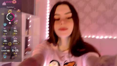 Mia online show from 09-15-25, 03:17