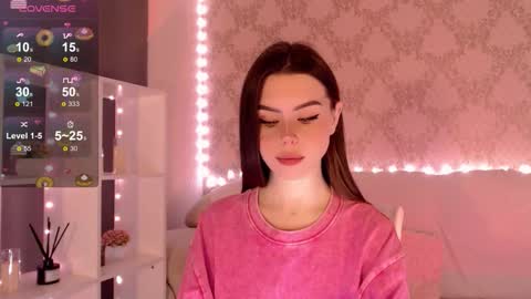 Mia online show from 09-22-25, 03:19