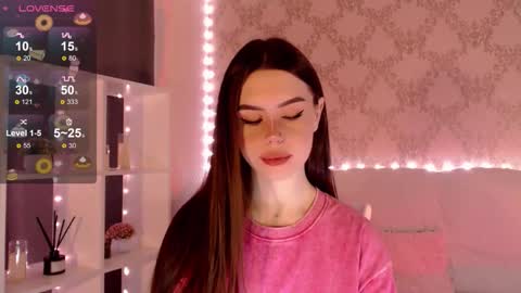 Mia online show from 09-28-25, 03:23