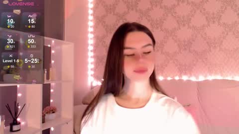 Mia online show from 10-18-25, 03:42