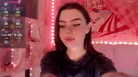 Mia online show from 10-25-25, 03:36