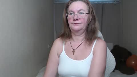 Snapshot of holymilfa chatting on 02-20-26, 01:22 holymilfa online show from 02-20-26, 01:22