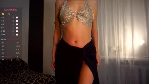 Snapshot of holyvivian chatting on 09-13-25, 08:19 V online show from 09-13-25, 08:19