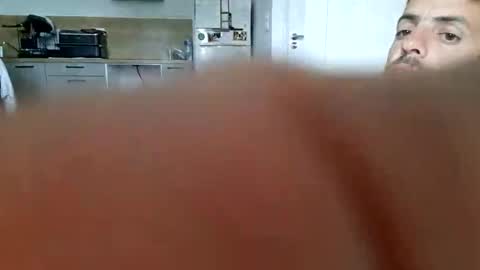 hommebi640 online show from 05-18-26, 07:36