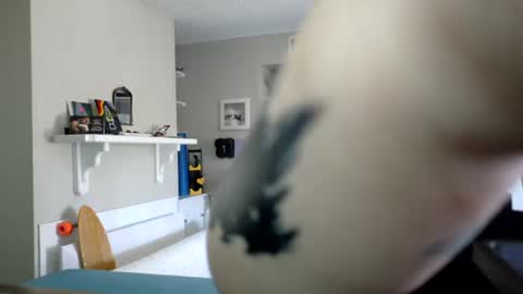 Snapshot of honeeyyy_pot chatting on 10-01-25, 06:58 Honey online show from 10-01-25, 06:58