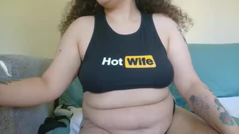 Snapshot of honeeyyy_pot chatting on 05-20-26, 10:16 Honey online show from 05-20-26, 10:16