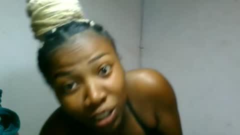 Snapshot of honeria98 chatting on 06-15-26, 07:16 honeria98 online show from 06-15-26, 07:16