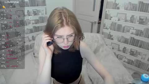 Lilith and Ellie  online show from 01-15-26, 08:45