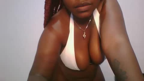 honey_beb online show from 10-05-25, 06:01