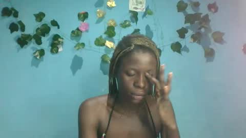 Queen online show from 10-20-25, 03:29