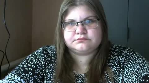 Snapshot of honey_bunny_x chatting on 06-26-26, 06:51 Bunny online show from 06-26-26, 06:51