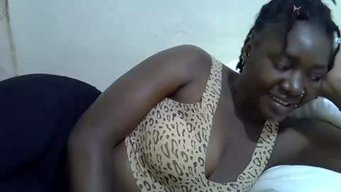Snapshot of honey_dripe chatting on 04-14-26, 05:08 flozzy online show from 04-14-26, 05:08
