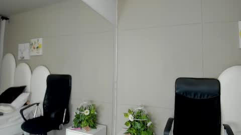Snapshot of honey_hex_ chatting on 05-26-26, 12:34 honey_hex_ online show from 05-26-26, 12:34