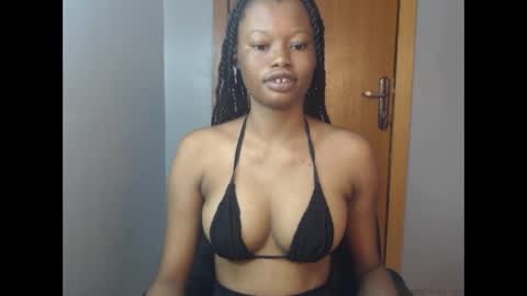 Snapshot of honey_juicydoll chatting on 11-20-25, 08:03 Sonia online show from 11-20-25, 08:03