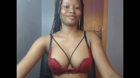 Snapshot of honey_juicydoll chatting on 11-22-25, 08:24 Sonia online show from 11-22-25, 08:24