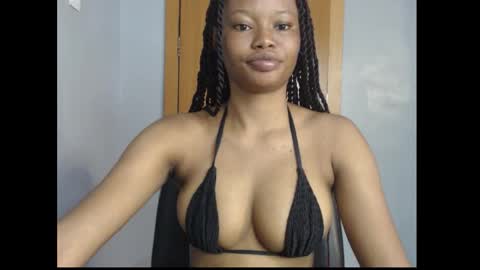 Snapshot of honey_juicydoll chatting on 11-29-25, 07:33 Sonia online show from 11-29-25, 07:33