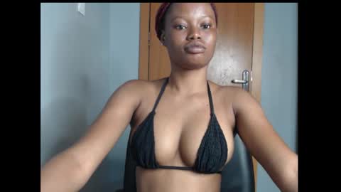 Snapshot of honey_juicydoll chatting on 01-08-26, 06:43 Sonia online show from 01-08-26, 06:43