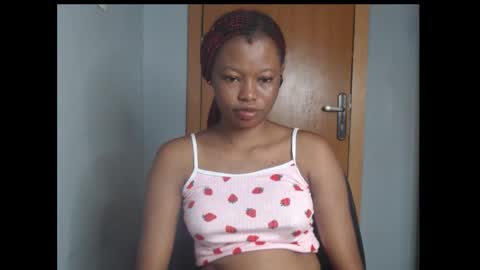 Snapshot of honey_juicydoll chatting on 01-19-26, 03:27 Sonia online show from 01-19-26, 03:27