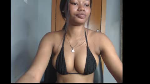 Snapshot of honey_juicydoll chatting on 02-10-26, 07:23 Sonia online show from 02-10-26, 07:23