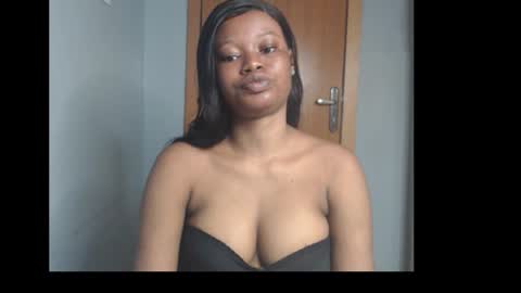 Snapshot of honey_juicydoll chatting on 02-23-26, 07:28 Sonia online show from 02-23-26, 07:28