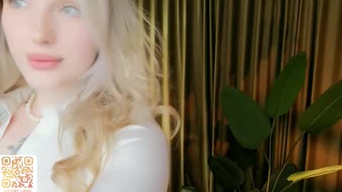 Lina online show from 03-23-26, 04:11