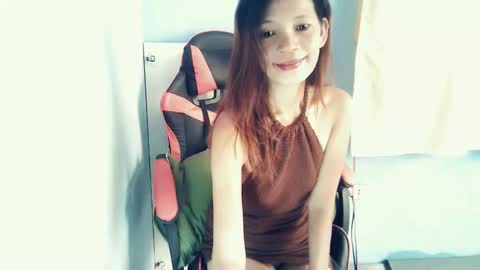 Snapshot of honey_mollyxx chatting on 05-30-26, 11:24 honey_mollyxx online show from 05-30-26, 11:24