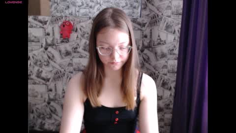 Snapshot of honey_mood chatting on 12-16-24, 09:35 Lina online show from 12-16-24, 09:35