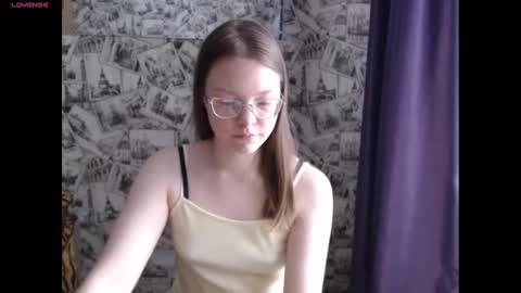Snapshot of honey_mood chatting on 12-26-24, 09:22 Lina online show from 12-26-24, 09:22