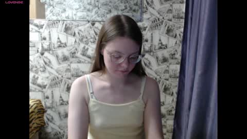 Snapshot of honey_mood chatting on 01-20-25, 03:07 Lina online show from 01-20-25, 03:07