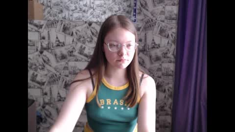 Snapshot of honey_mood chatting on 02-13-25, 09:20 Lina online show from 02-13-25, 09:20