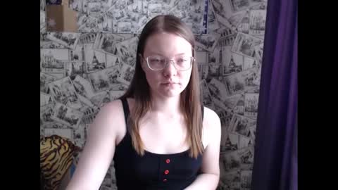 Snapshot of honey_mood chatting on 02-20-25, 07:45 Lina online show from 02-20-25, 07:45