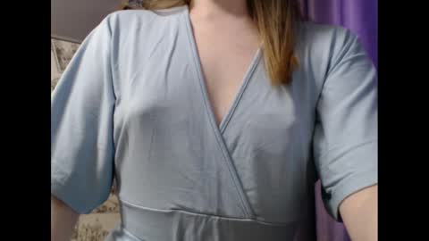 Snapshot of honey_mood chatting on 02-24-25, 12:48 Lina online show from 02-24-25, 12:48