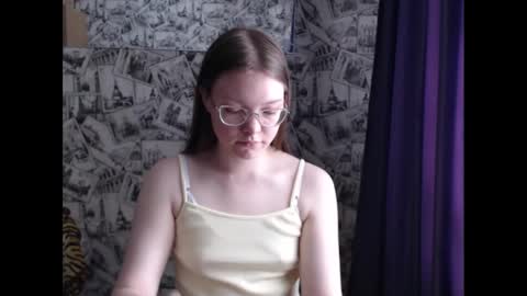 Snapshot of honey_mood chatting on 03-12-25, 08:41 Lina online show from 03-12-25, 08:41