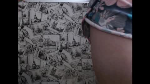 Snapshot of honey_mood chatting on 09-22-25, 07:10 Lina online show from 09-22-25, 07:10