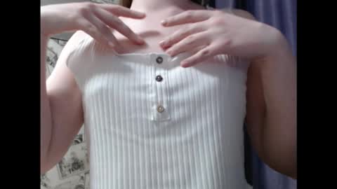 Snapshot of honey_mood chatting on 09-29-25, 02:55 Lina online show from 09-29-25, 02:55