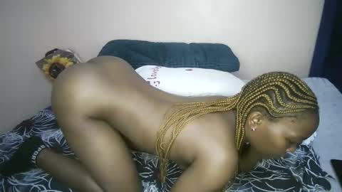 honey_nubia0 online show from 02-15-26, 06:59