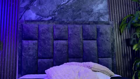 honey_sunn_ online show from 10-07-25, 04:04