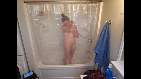 Honey XO XO online show from 04-18-26, 05:17