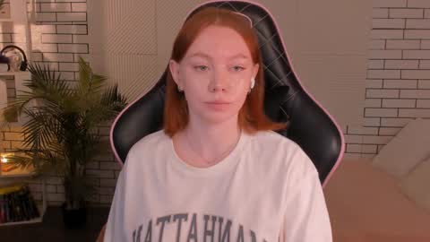 Snapshot of honeyautumn chatting on 12-06-24, 02:57 honeyautumn online show from 12-06-24, 02:57