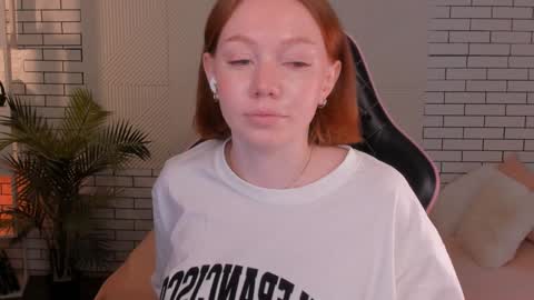 Snapshot of honeyautumn chatting on 12-12-24, 03:10 honeyautumn online show from 12-12-24, 03:10