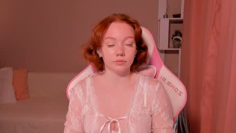 Snapshot of honeyautumn chatting on 12-26-24, 12:36 honeyautumn online show from 12-26-24, 12:36