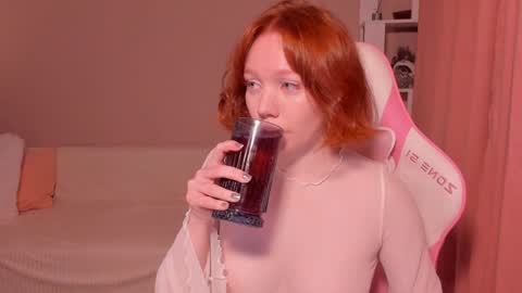 Snapshot of honeyautumn chatting on 12-30-24, 12:11 honeyautumn online show from 12-30-24, 12:11