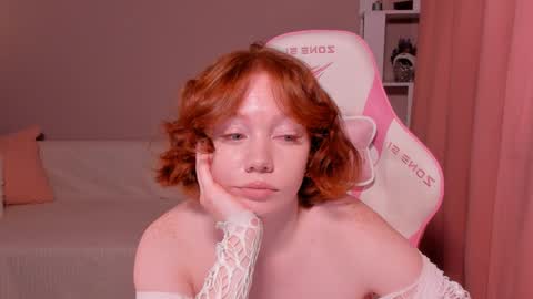 Snapshot of honeyautumn chatting on 12-31-24, 03:23 honeyautumn online show from 12-31-24, 03:23