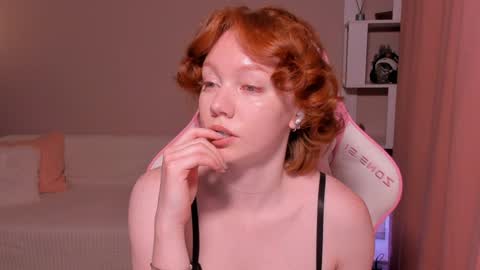 Snapshot of honeyautumn chatting on 01-05-25, 12:20 honeyautumn online show from 01-05-25, 12:20
