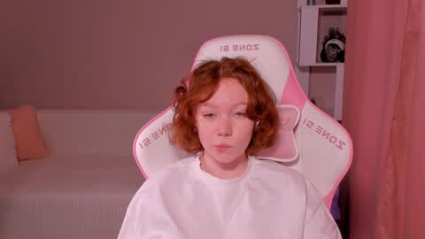 Snapshot of honeyautumn chatting on 01-10-25, 03:50 honeyautumn online show from 01-10-25, 03:50