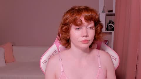 Snapshot of honeyautumn chatting on 01-13-25, 11:49 honeyautumn online show from 01-13-25, 11:49