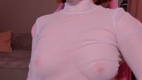 Snapshot of honeyautumn chatting on 01-16-25, 12:45 honeyautumn online show from 01-16-25, 12:45