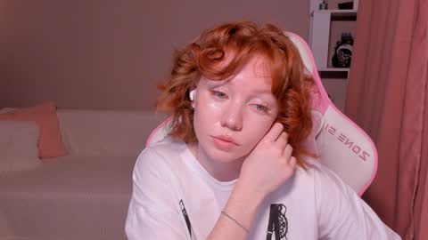 Snapshot of honeyautumn chatting on 01-18-25, 11:44 honeyautumn online show from 01-18-25, 11:44